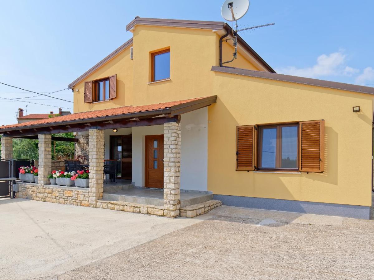 Apartment Larissa By Rent Istria Višnjan Eksteriør billede